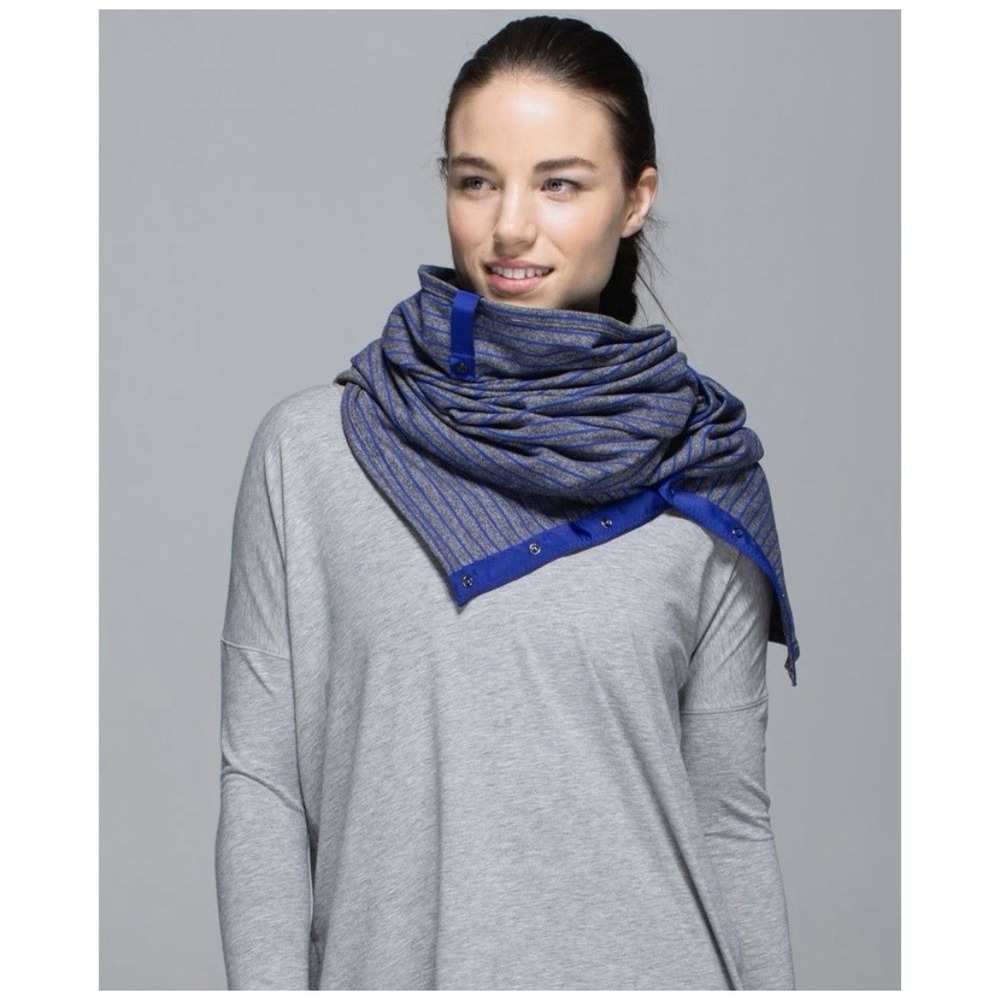 Lululemon Vinyasa Scarf Blue Slate Grey Cotton Blend Snap Infinity Wrap (OS)